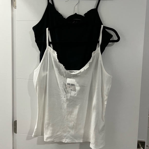 🔸Forever 21 Plus tanks - 1 Black, 1 White - 3X🔸 - Picture 3 of 6